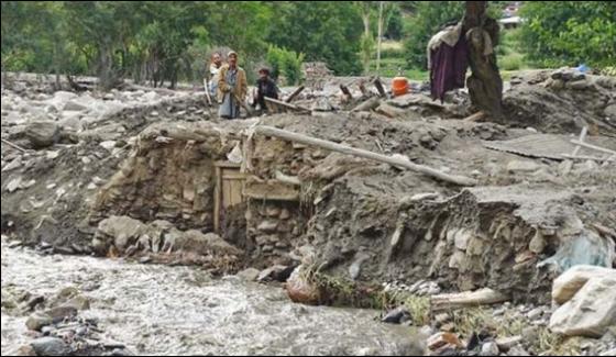 Chitral Flood Cheques Distrub Among Affecties Today