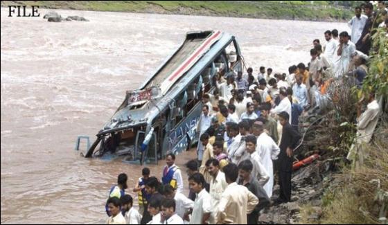 Traffic Incidents In Gujranwala Jehlum And Muzaffarabad Claim 12 Lives