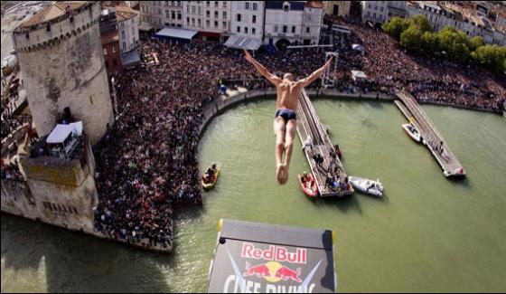 Cliff Diving World Series Starts In France