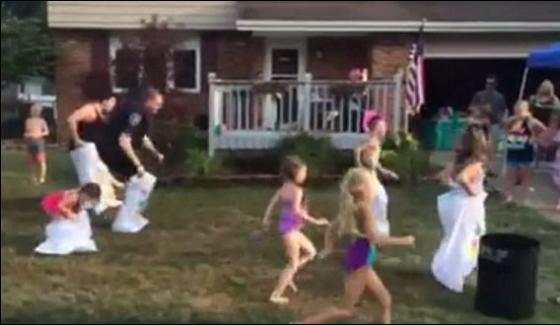 Us Official Sack Race With Children
