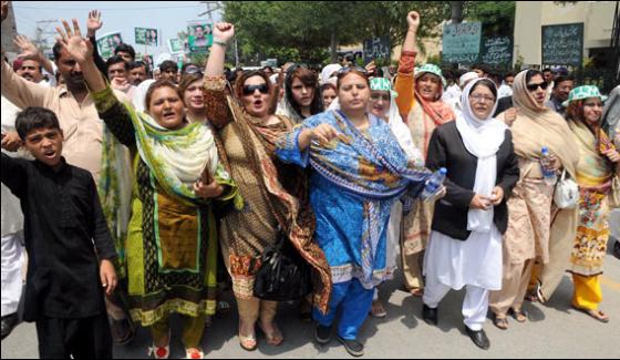 Multan N League Workers Take Nawaz Sharif Zindabad Rally