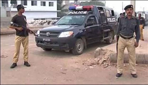Karachi Police Mobile Accident 5 Policemen And 2 Criminal Injured