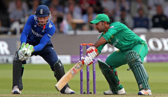 Pakistan Set 252 Runs Target For England