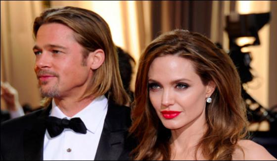 Angelina Jolie Blocks Brad Pitts Number