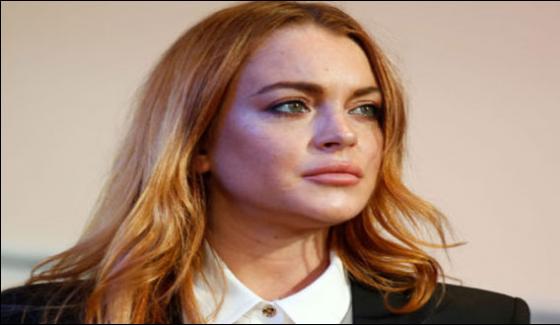 Lindsay Lohan Is Under Critics By Wearing Hijab