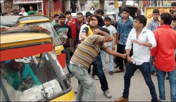 Rickshaw Driver Beat Passenger
