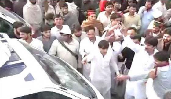 Swabi Pti Workers Attack Geo News Dsng Van