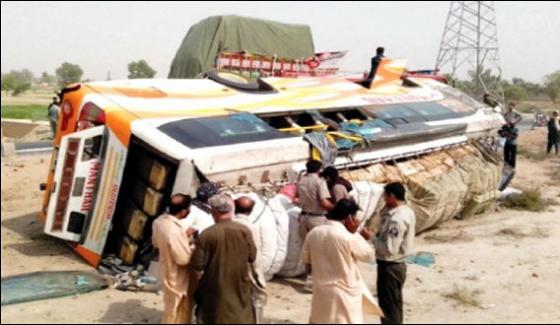 Bus Accident At Sangi Bypass Near Sukkur Leaves 1 Dead