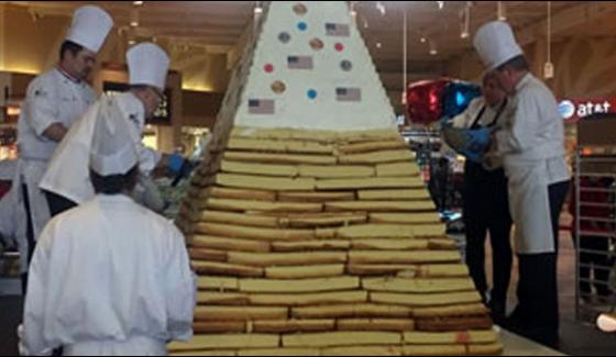World Record Of Nine Feet 2 Inches Tall Cake