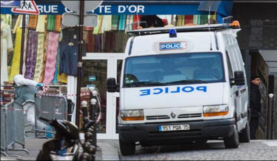 Paris Gunman Took Hostages 6 In Travel Agency