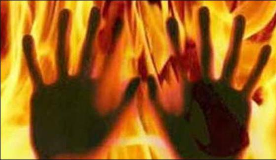 Multan Female Victims Of Rape Protest Attempted Self Immolation