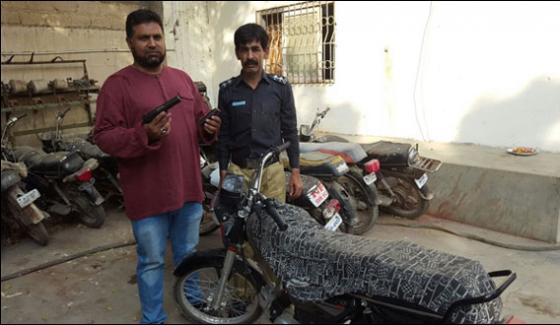 Karachi Bid To Loot Police Commando Becomes Tough For Dacoits