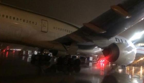 Pia Plane Hits Air France Jet At Tornoto Airport
