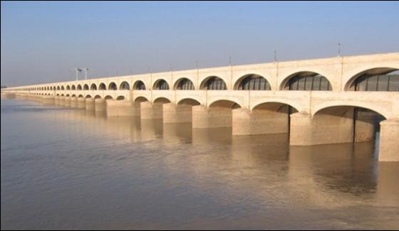 Sukkur Barrage Canals Cleaning Drinking Water Crisis