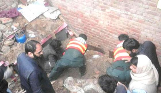 Gujrawala 5 Killed Due To Roof Collapse