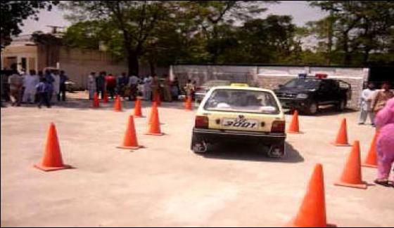 Faisalabad Facility Center Becomes Bane For Driving License Seekers