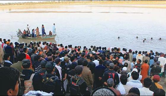 Boat Accident In Larkana Rescue Operations Temporarily Suspended