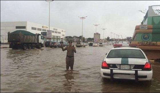 Rain Lashes Out Different Areas In Saudi Arabia Several Regions Submerged