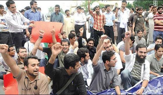 Lahore The Anti Corruption Raid In The Hospital Doctors Protest