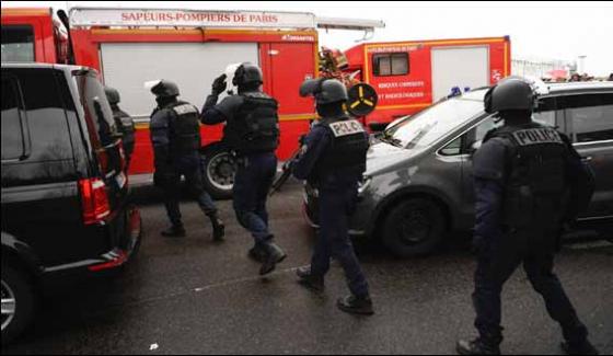No Explosive Material Recovered From Man Killed At Airport Paris Police