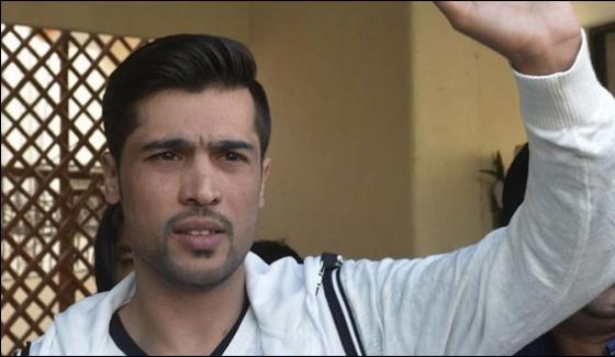 Cricketer Muhammad Aamir Detained At Heathrow Airport Sources