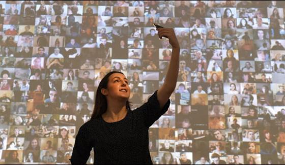 Rare Selfie Exhibition Starts In London
