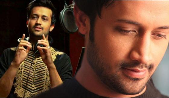 Atif Aslam Perform With Foreign Singers In Karachi