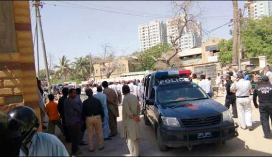 Karachi Traffic Officials Protest Outside The Garden Police Head Quarter