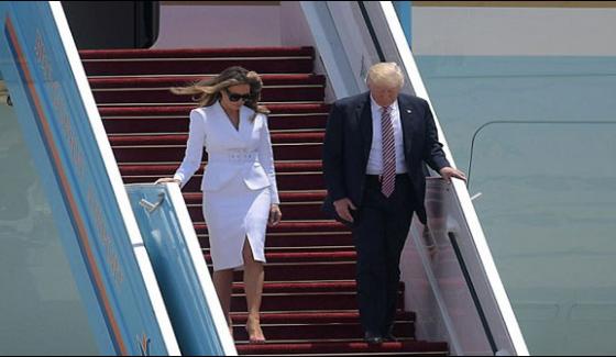 Melania Trump Slaps At President Trumps Hand In Israeli Airport