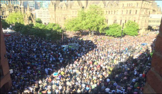Manchester Tragedy Paid Tribute To The Thousands Of People Dead Security Increased In Many Countries