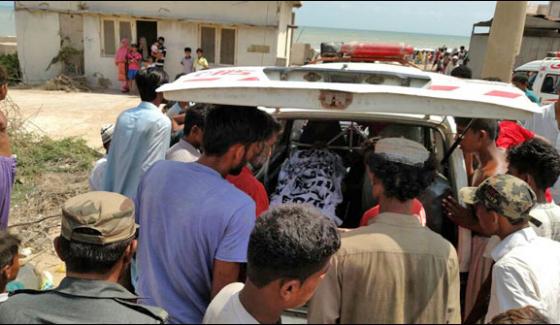 Many Youngsters Drown Off Karachi Beaches
