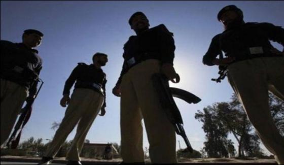 4 Brothes Tortured By Policeman Registers Fake Case In Karachi