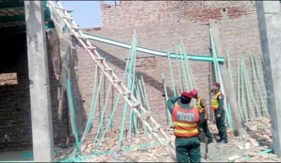 Multan Roof Of The Under Construction Building Collapsed Worker Died