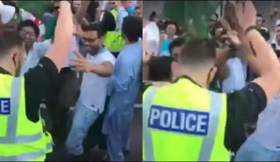 London Police Dance On Pakistan Victory Celebration