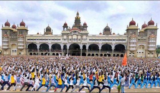 Mysore Thousands Of Students Made Yoga Performing A Global Record