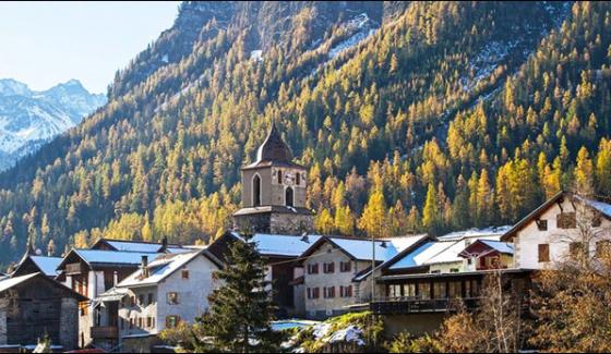 Swiss Village Bans Tourist From Taking Photos Because Its Too Beautiful