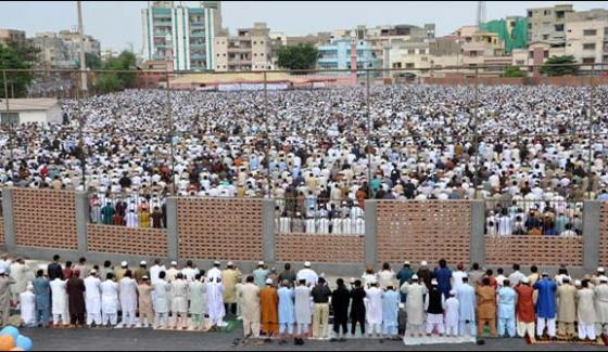 Karachi Eid Ul Fitr Prayers Governor Sindh Did Eid Prayers In Polo Ground
