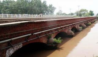 The Middle Part Of The Lower Chenab Canal Bridge In Hafizabad Is Broken