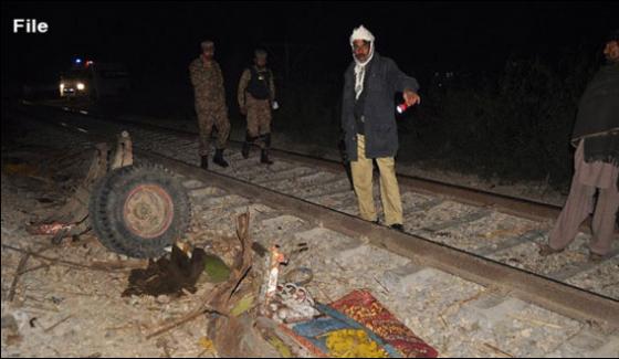 Train Hits Van In Gujranwala 2 Died