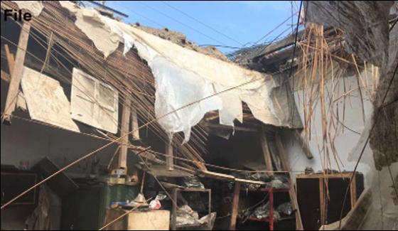 Gujranwala Roof Collapsed Due To Rain 3 Died