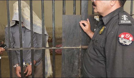 Karachi Arrested 3 Drug Dealers Including 2 Women From Machar Colony