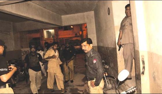 Karachi Police Encounter Near Tariq Road 3 Dacoits Killed