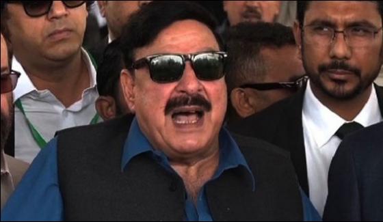 Nawaz Sharif Goes To Saloon Not In Public Sheikh Rasheed