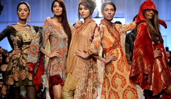 70 Years Of Pakistan In The Fashion World