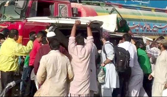 Hiace Collided With Oil Tanker In Karachi