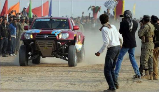 Pakistan Motor Rally Reaches Di Khan