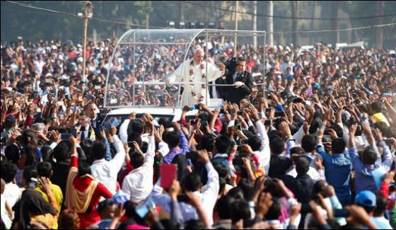 After Seeying Condition Of Rohingya Start Crying Pope