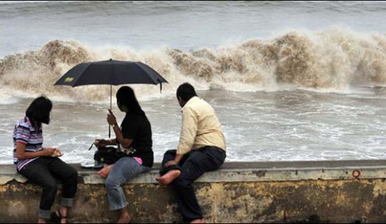 Surat Receives Light Rainfall After Cyclone Ockhi