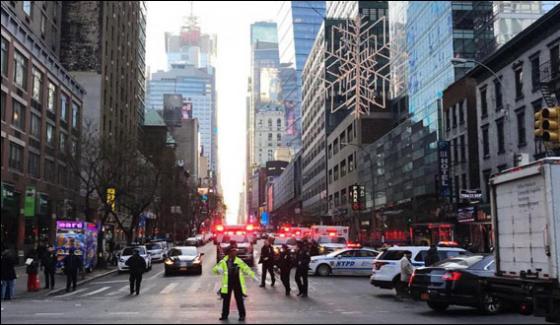 Stampede After Blast At New York Bus Terminal Three Injured Attacker Arrested