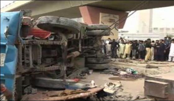 Karachi Accidents Woman Killed And 10 Others Injured